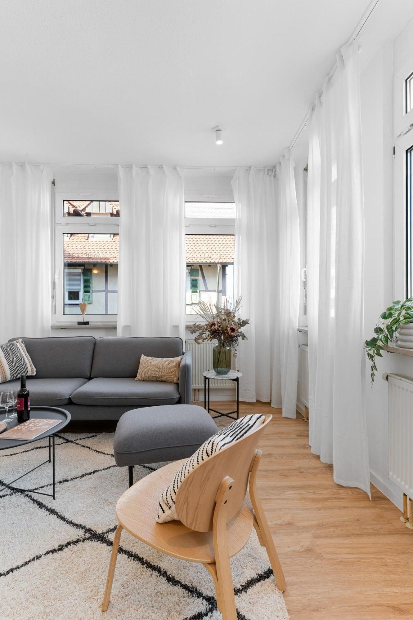 Helle Zentrumsnahe Familienfreundliche Ferienwohnung Фелбах Екстериор снимка
